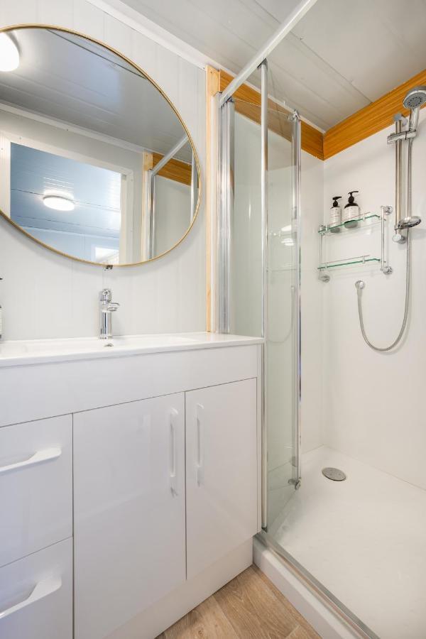 Cosy Cabin To Stay Even Better Than Glamping Pukekohe Luaran gambar